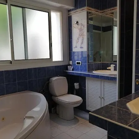 Maison Mitoyenne Avec Piscine Apartment