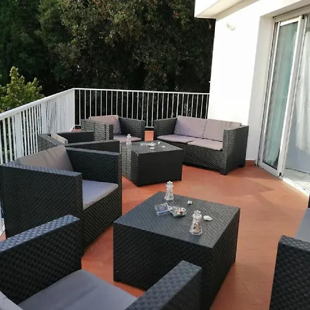 Maison Mitoyenne Avec Piscine Apartment *