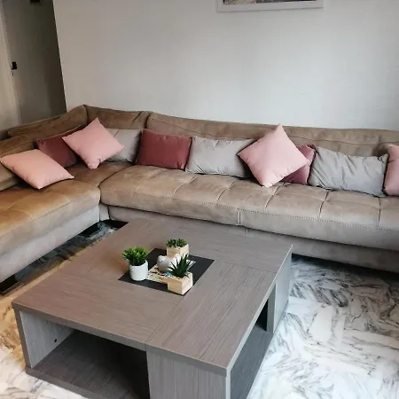 Maison Mitoyenne Avec Piscine Apartment *
